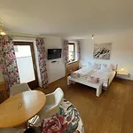 ゲストハウス Gaestehaus Gastl 3*
